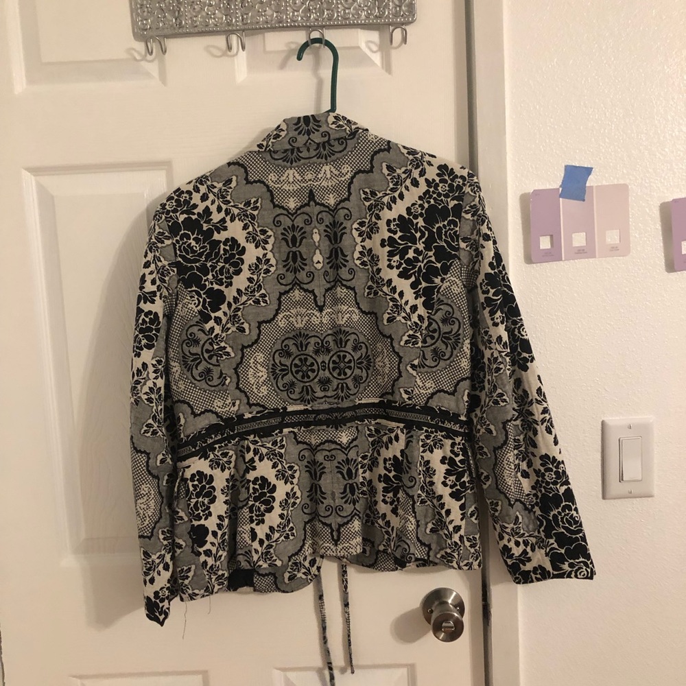 Blazer - Picture 2 of 3